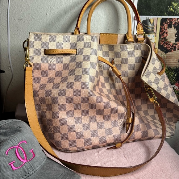 Louis Vuitton Girolata Handbag - Picture 1 of 14